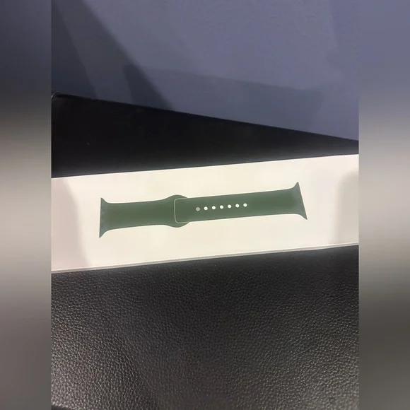 apple watch 45 Mm sport band silicone brand new - Picture 1 of 4